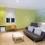 Zest Hotel Jemursari