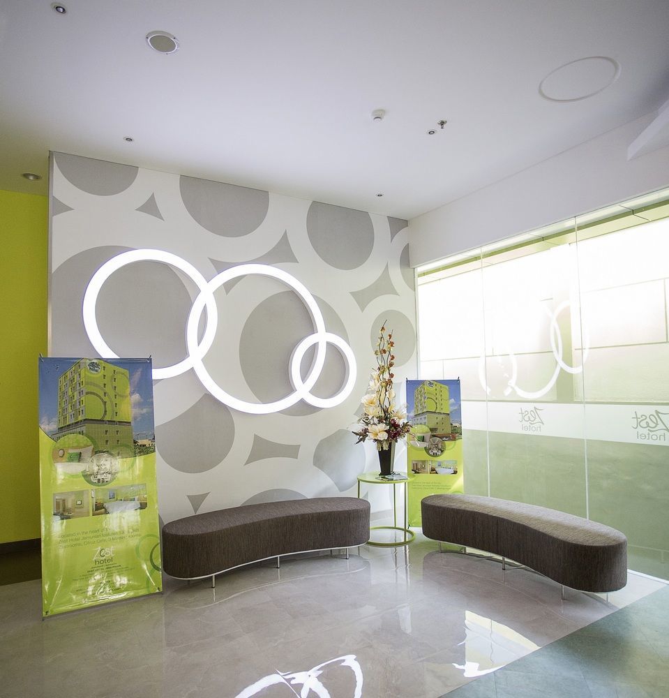 Zest Jemursari Hotel Surabaya